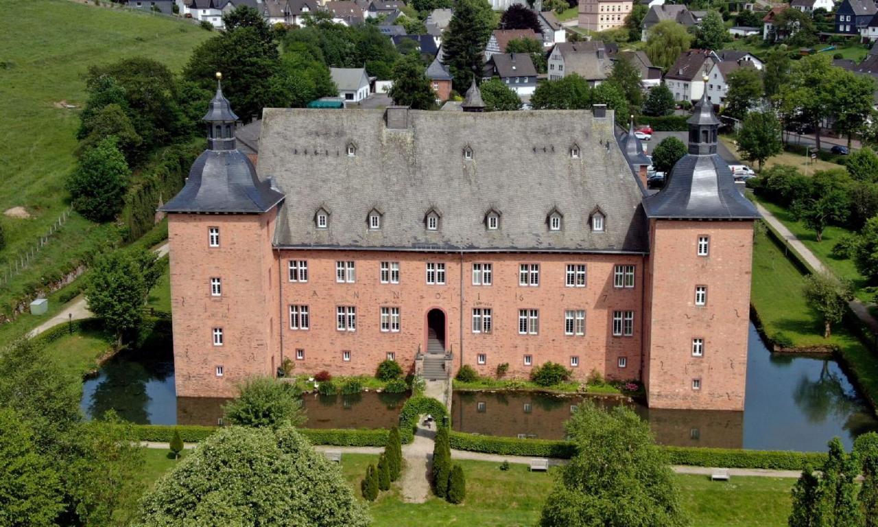 Ferienwohnungen Jagdschloss Adolphsburg Kirchhundem Bagian luar foto