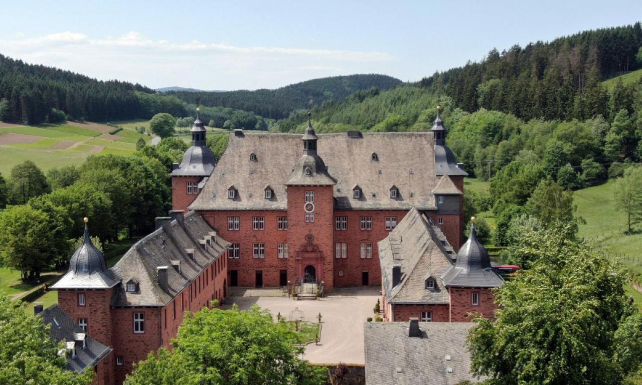 Ferienwohnungen Jagdschloss Adolphsburg Kirchhundem Bagian luar foto