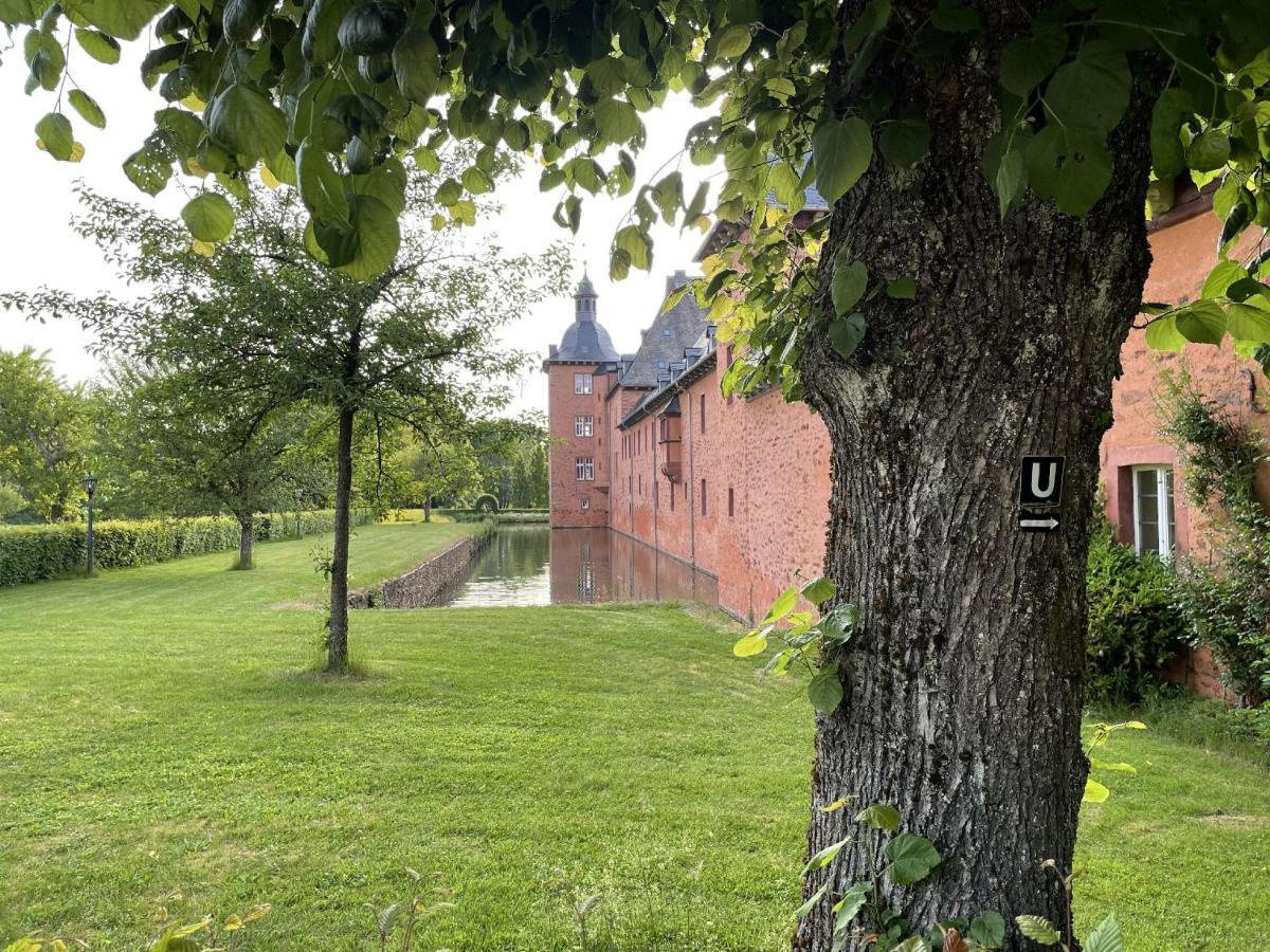 Ferienwohnungen Jagdschloss Adolphsburg Kirchhundem Bagian luar foto