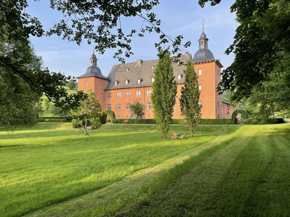 Ferienwohnungen Jagdschloss Adolphsburg Kirchhundem Bagian luar foto